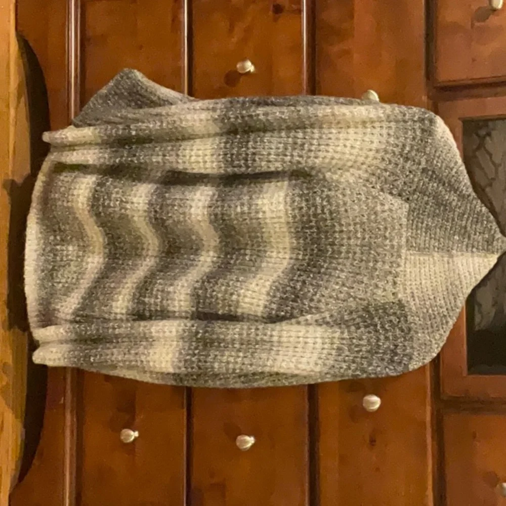 Cardigan - Picture 2 of 2